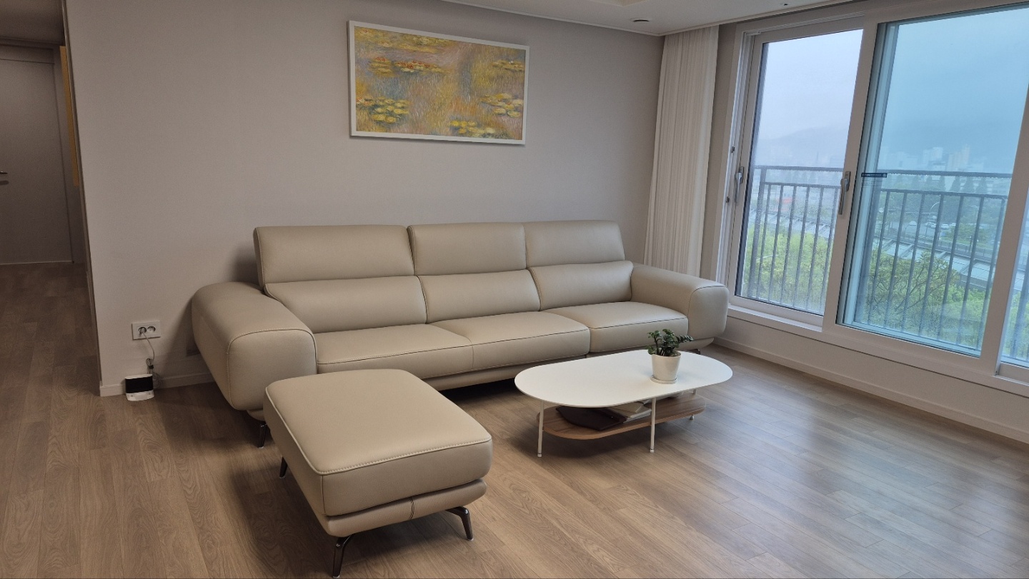 Sofa MELLARO - Sofa Da Dáng Băng 3 Chỗ Tựa Đầu Thông Minh Sang Trọng