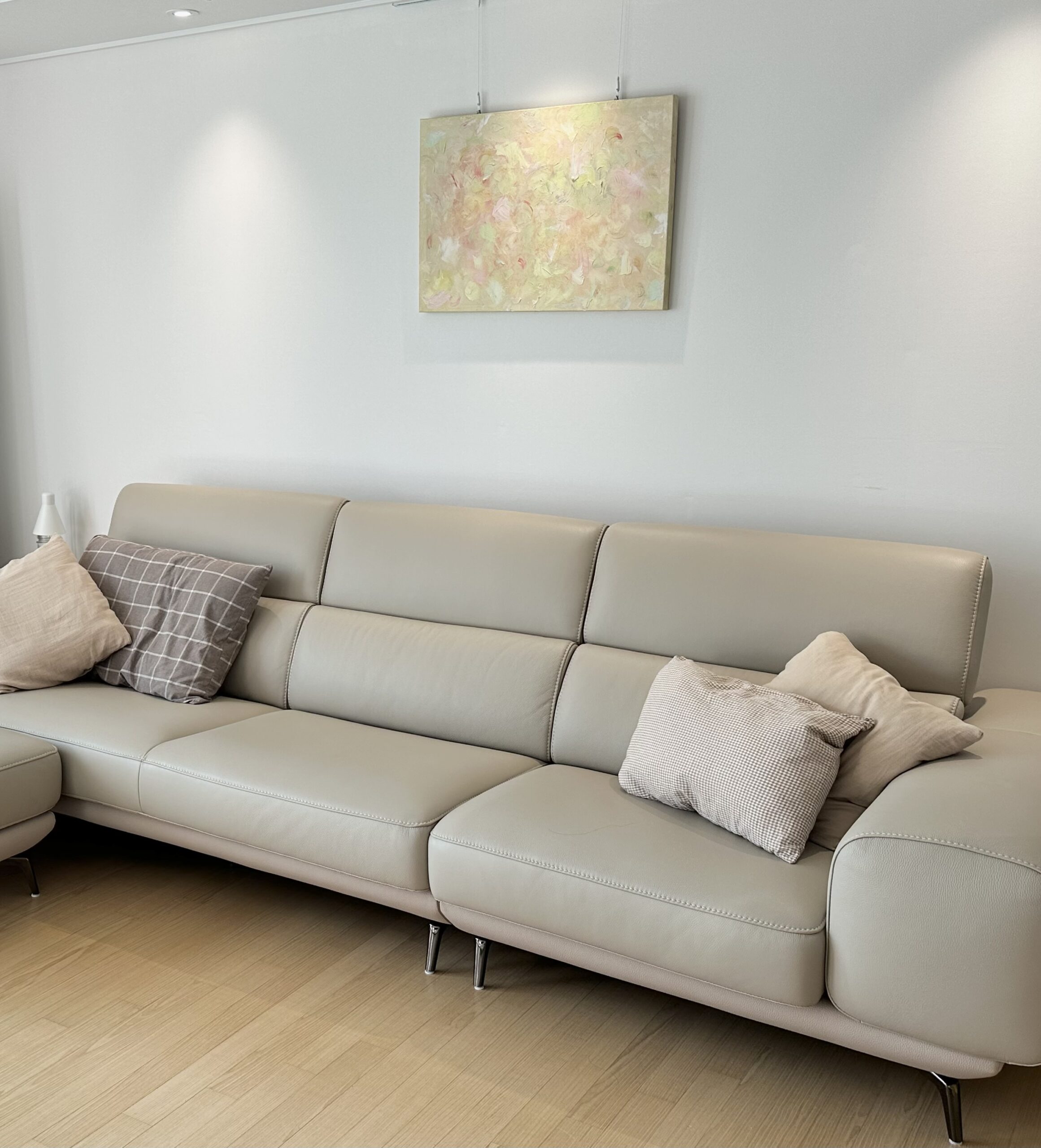 Sofa MELLARO - Sofa Da Dáng Băng 3 Chỗ Tựa Đầu Thông Minh Sang Trọng