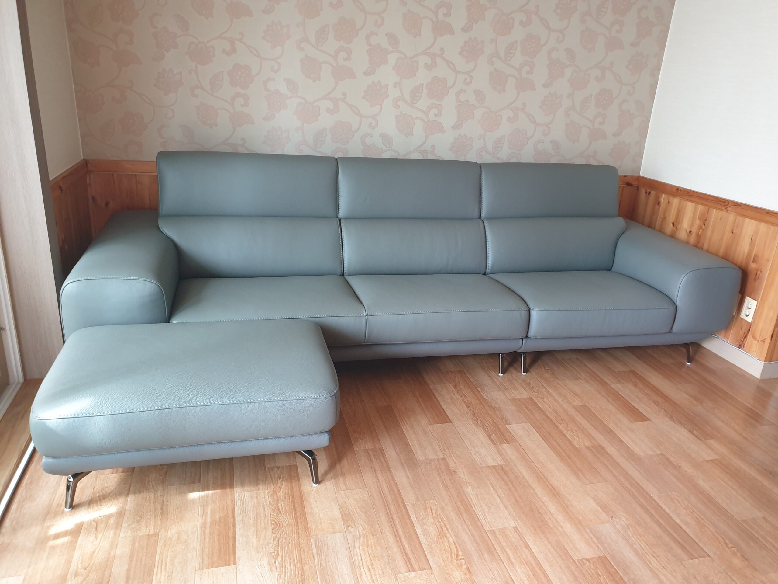 Sofa MELLARO - Sofa Da Dáng Băng 3 Chỗ Tựa Đầu Thông Minh Sang Trọng