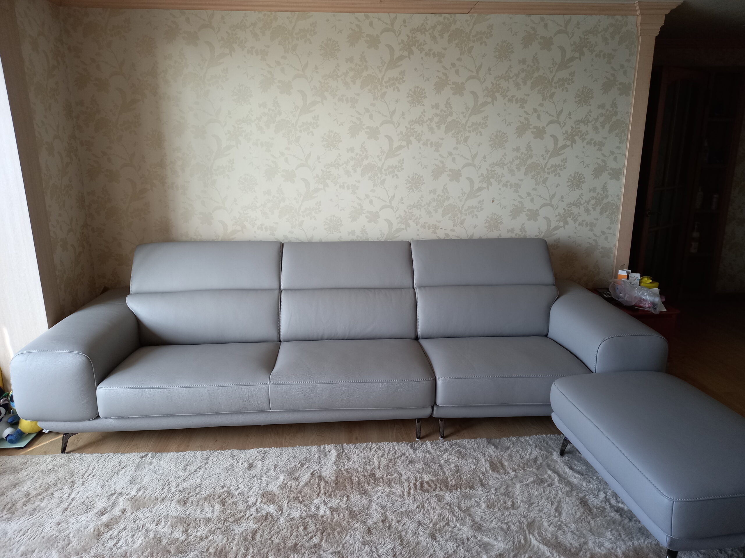 Sofa MELLARO - Sofa Da Dáng Băng 3 Chỗ Tựa Đầu Thông Minh Sang Trọng