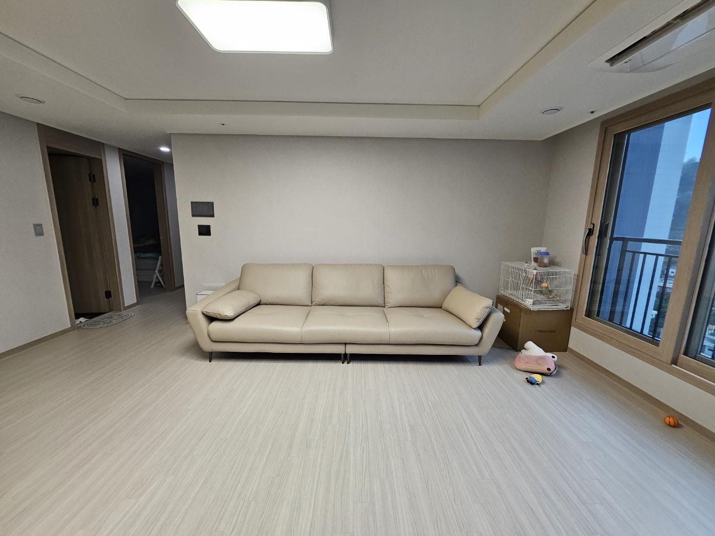 Sofa MELLOWAY - Sofa Băng Bọc Da Sang Trọng Cho Phòng Khách Hiện Đại