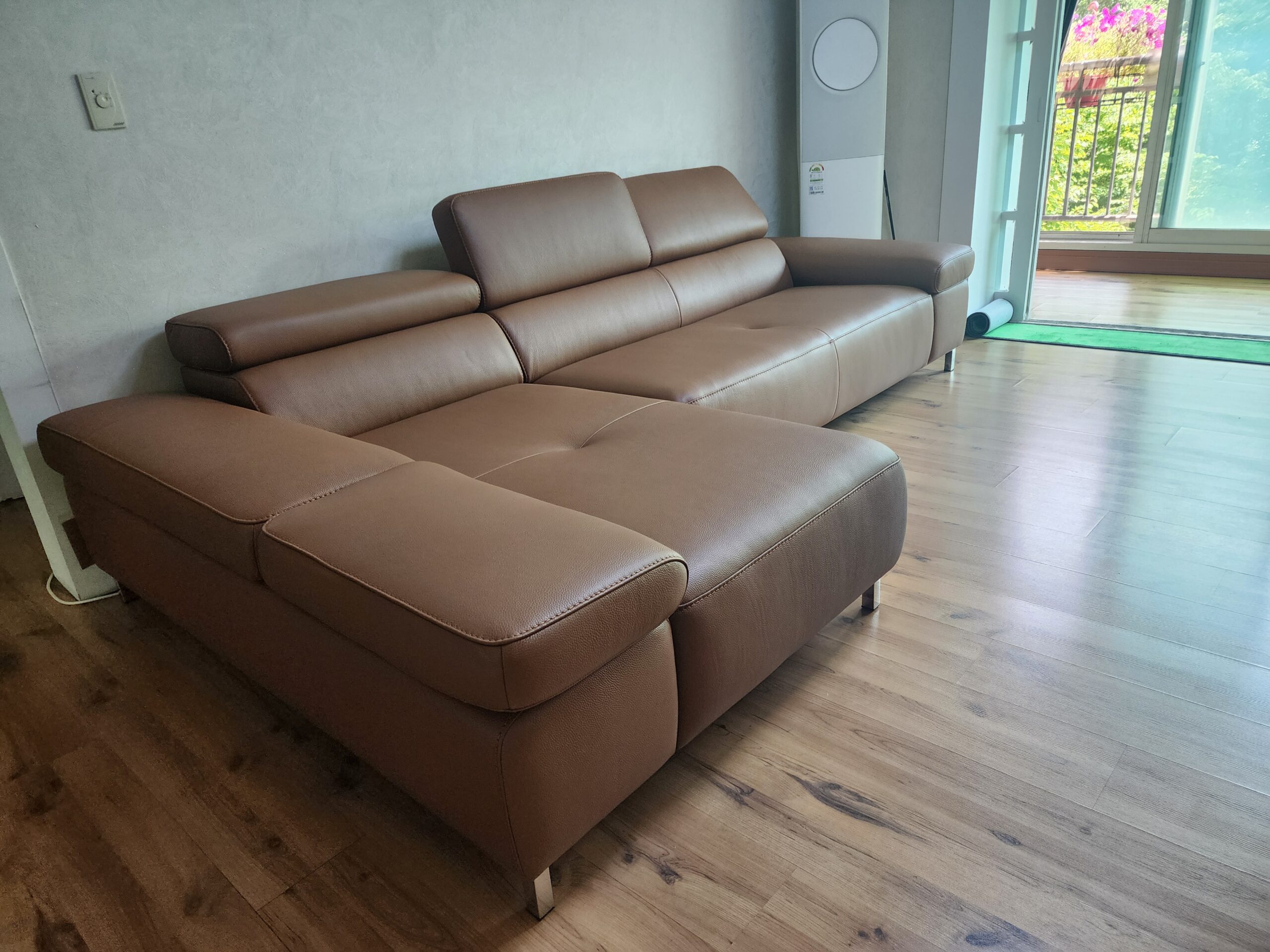 Sofa MORGAN - Sofa Da Lệch Góc Có Tựa Đầu Thông Minh Tuỳ Chỉnh