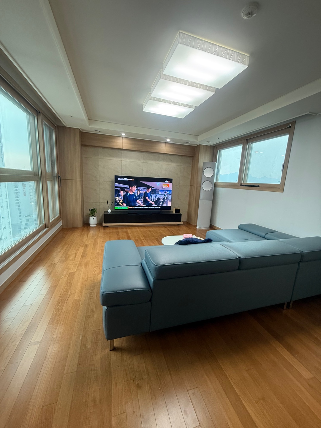 Sofa MORGAN - Sofa Da Lệch Góc Có Tựa Đầu Thông Minh Tuỳ Chỉnh