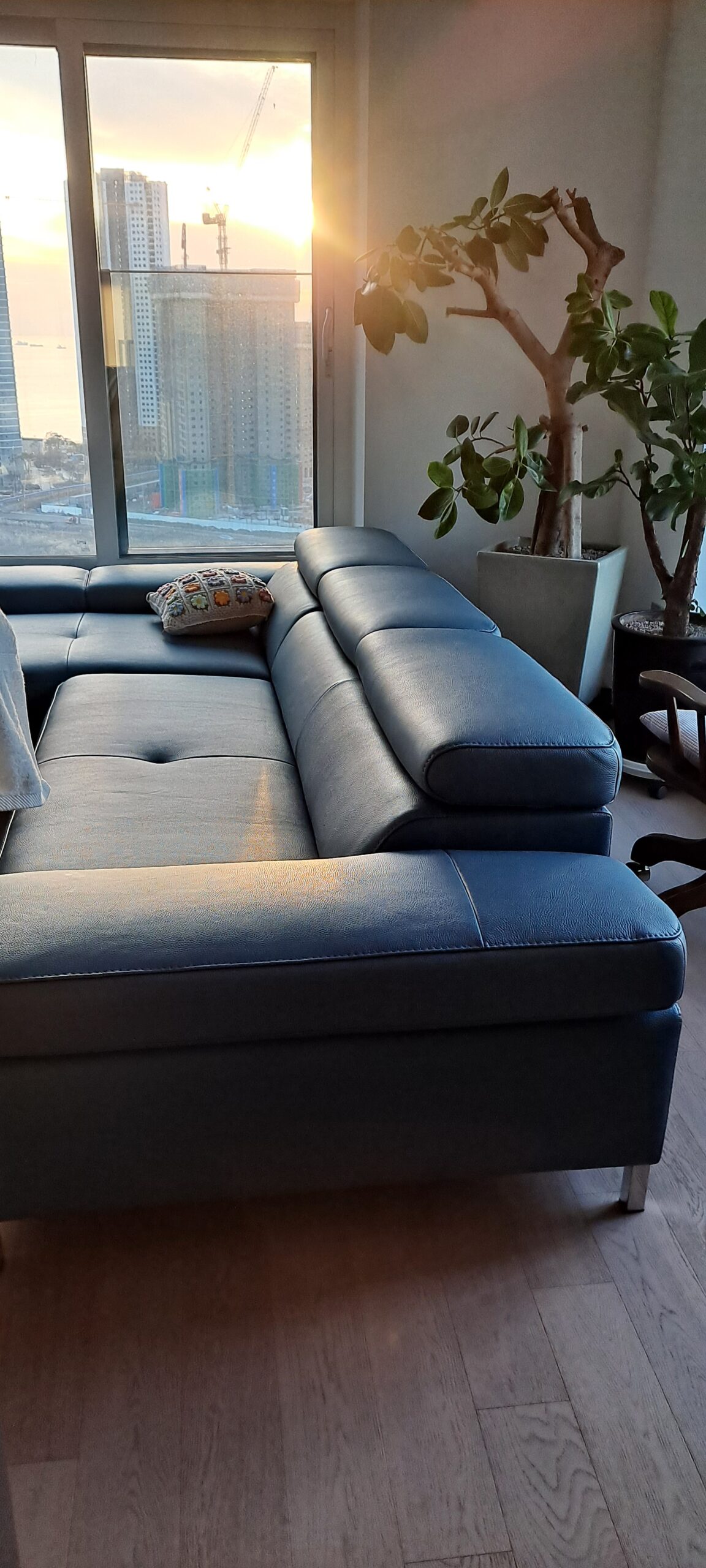 Sofa MORGAN - Sofa Da Lệch Góc Có Tựa Đầu Thông Minh Tuỳ Chỉnh