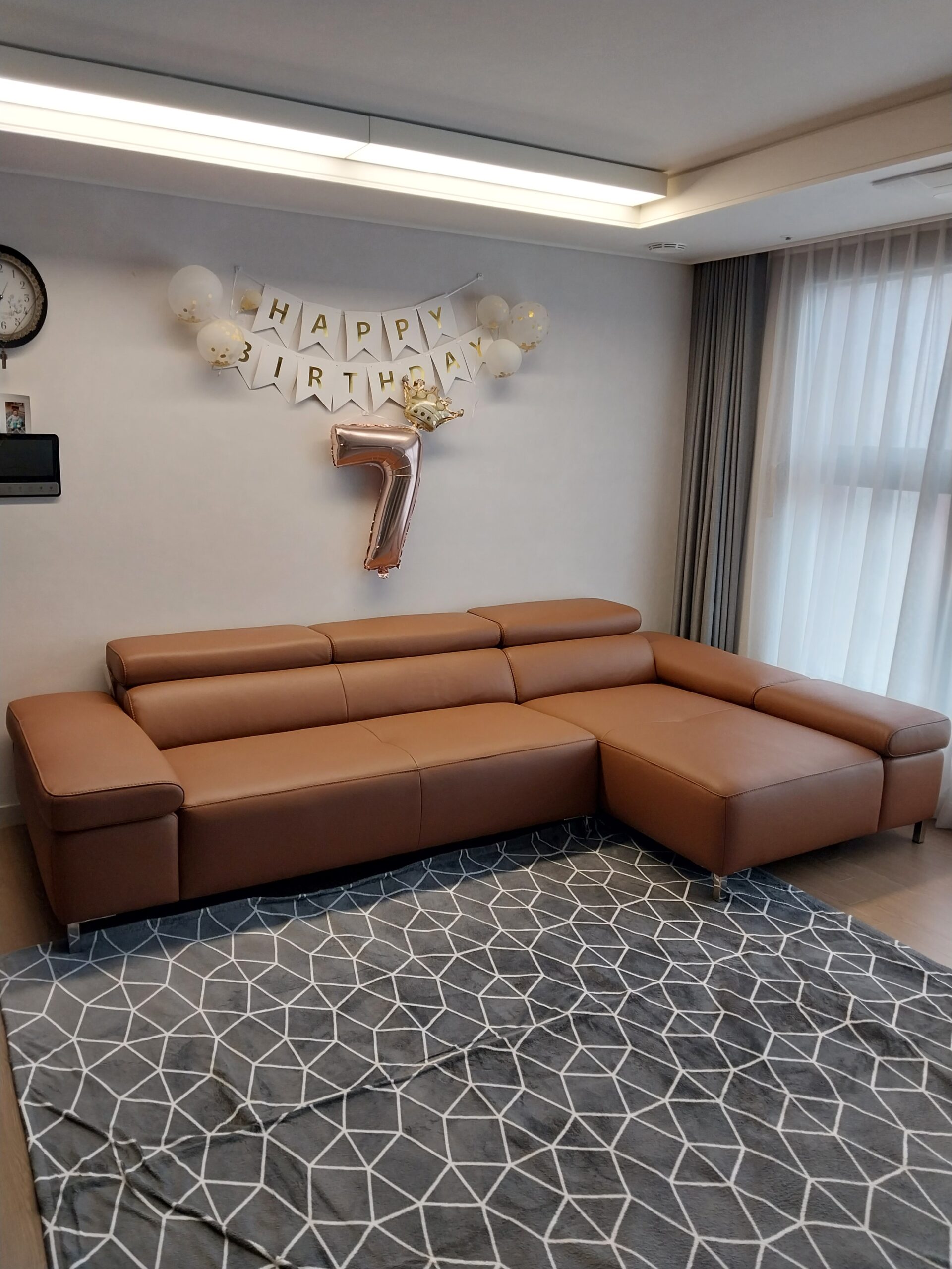 Sofa MORGAN - Sofa Da Lệch Góc Có Tựa Đầu Thông Minh Tuỳ Chỉnh