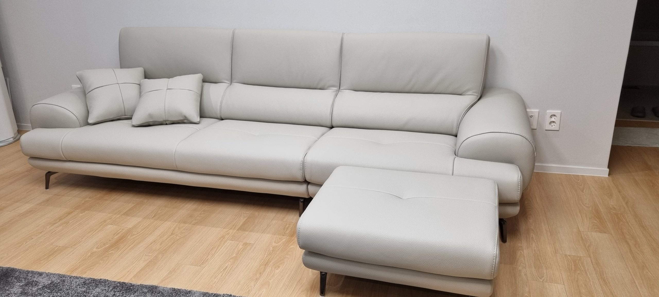 Sofa NESTEEN - Sofa Hiện Đại Bọc Da Cao Cấp Thiết Kế Tay Tròn Độc Đáo