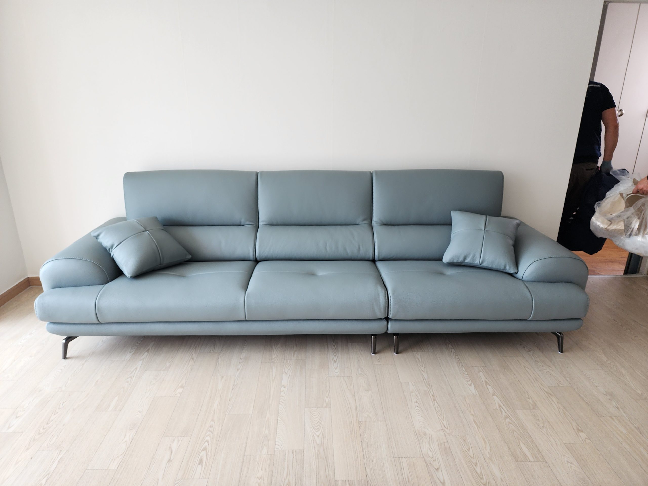 Sofa NESTEEN - Sofa Hiện Đại Bọc Da Cao Cấp Thiết Kế Tay Tròn Độc Đáo
