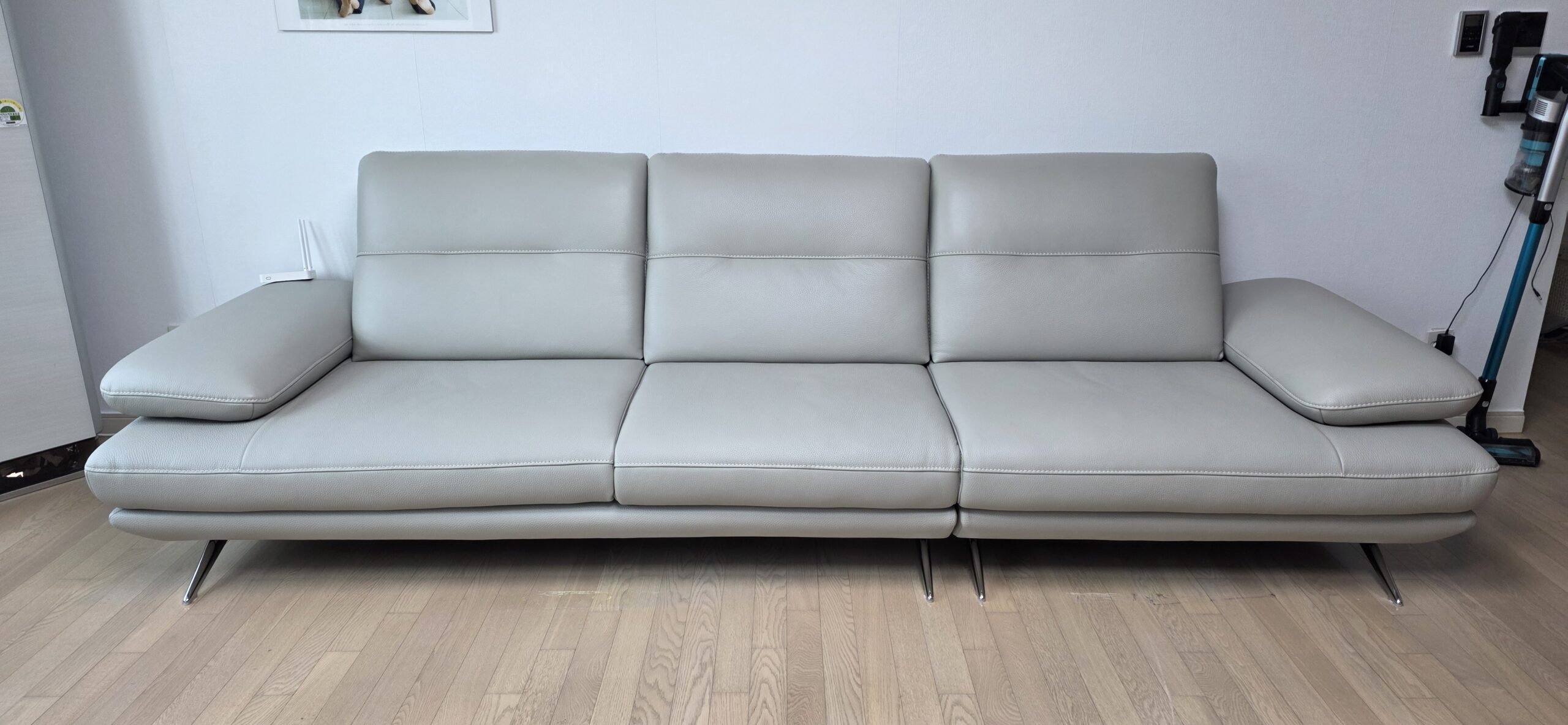 Sofa NERIN – Sofa Góc Bọc Da Cao Cấp Với Tựa Tay Vịn Điều Chỉnh Thông Minh