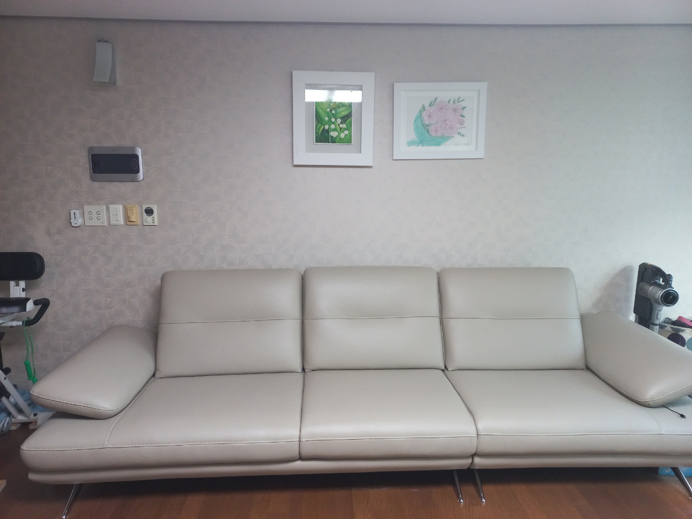Sofa NERIN – Sofa Góc Bọc Da Cao Cấp Với Tựa Tay Vịn Điều Chỉnh Thông Minh