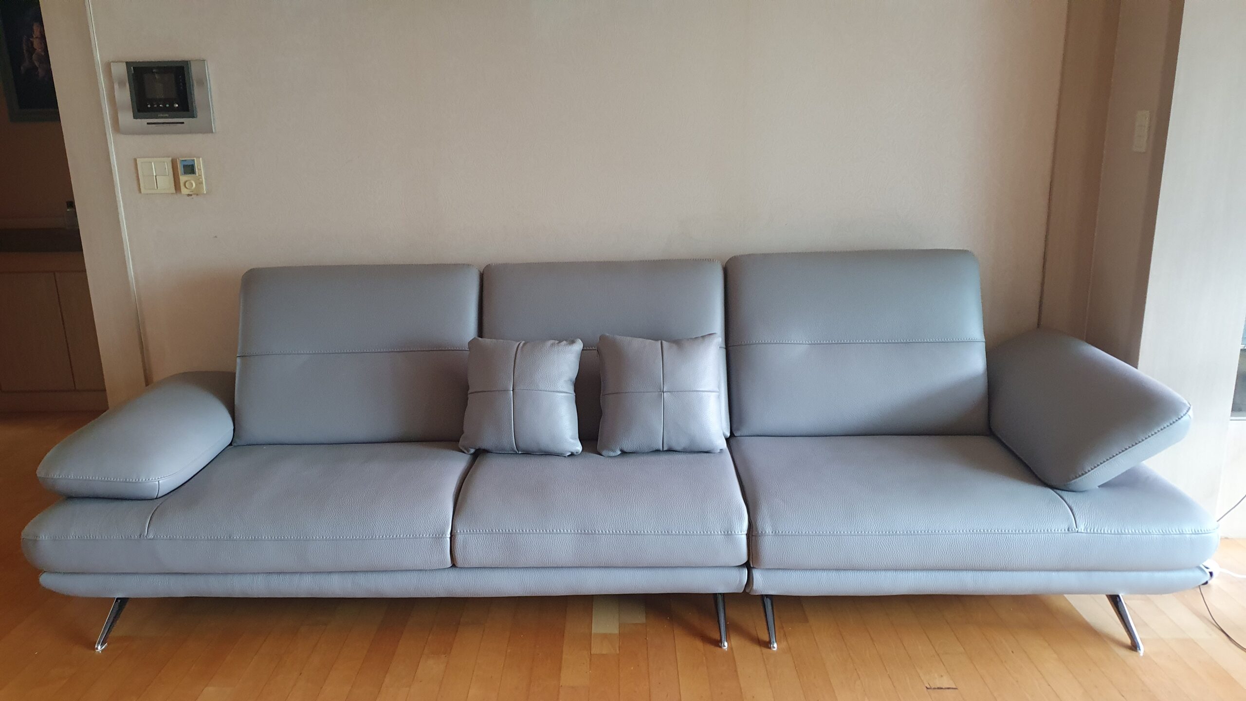 Sofa NERIN – Sofa Góc Bọc Da Cao Cấp Với Tựa Tay Vịn Điều Chỉnh Thông Minh