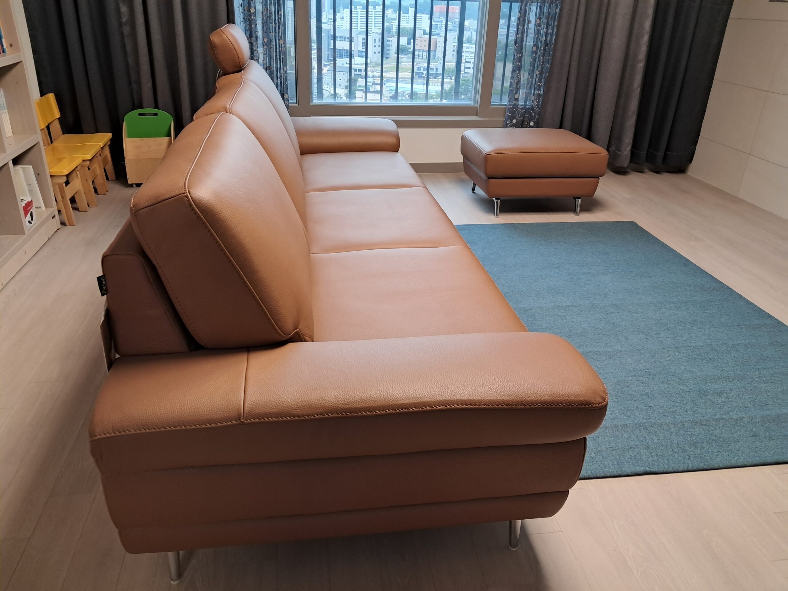 Sofa NOUVELLE – Sofa Băng 3.5 Chỗ Hiện Đại Bọc Da Sang Trọng 