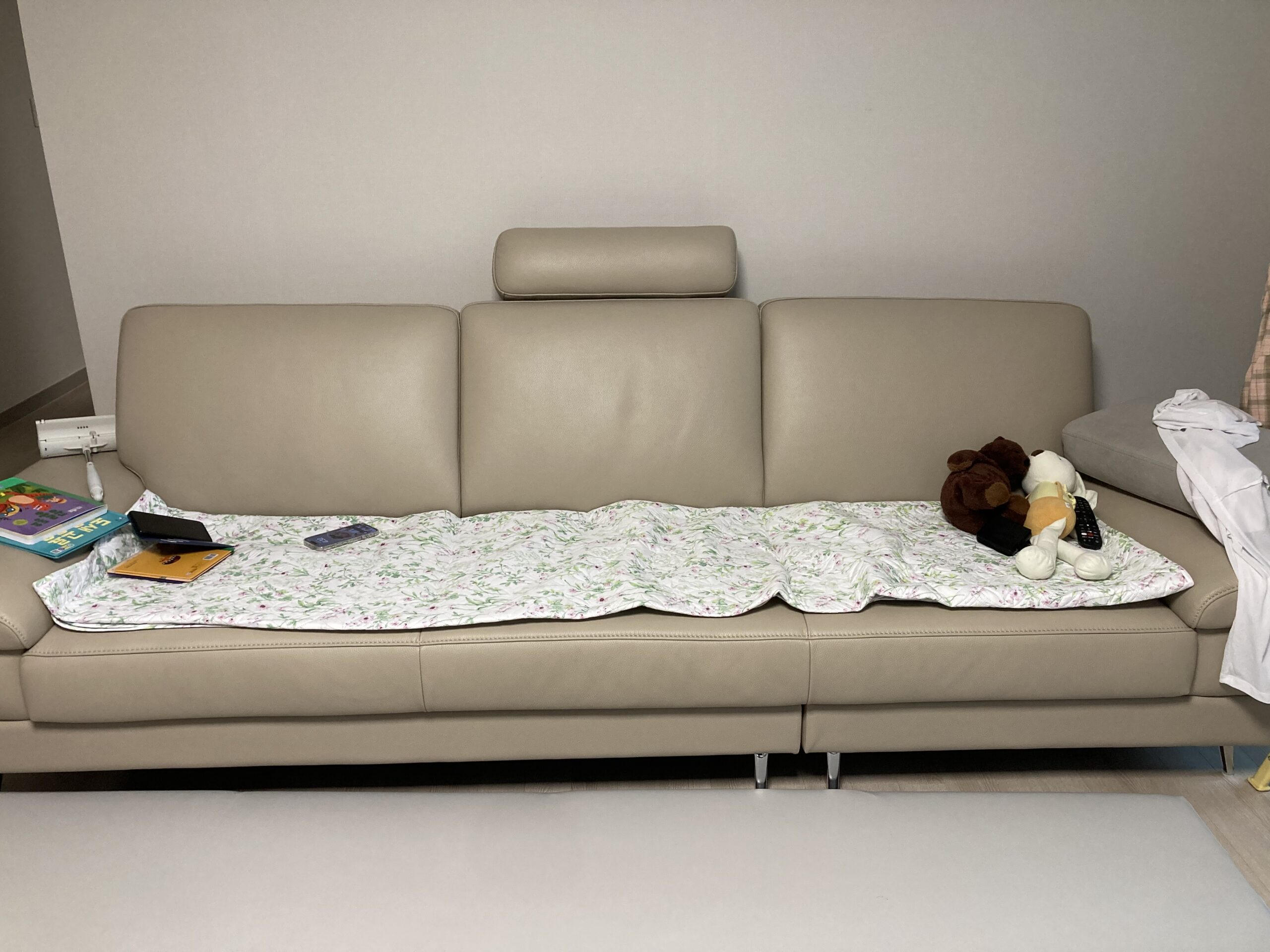 Sofa NOUVELLE – Sofa Băng 3.5 Chỗ Hiện Đại Bọc Da Sang Trọng 