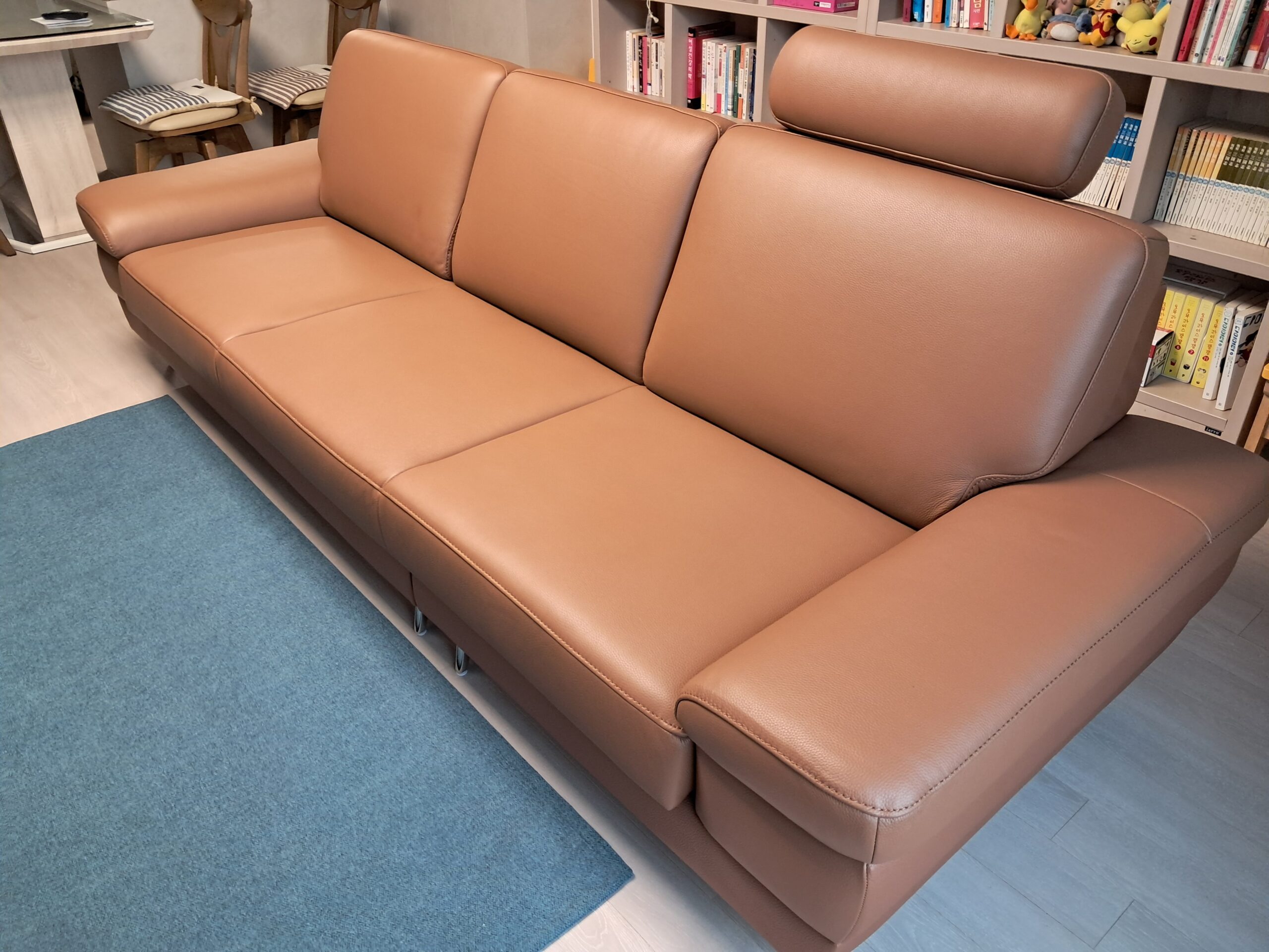 Sofa NOUVELLE – Sofa Băng 3.5 Chỗ Hiện Đại Bọc Da Sang Trọng 