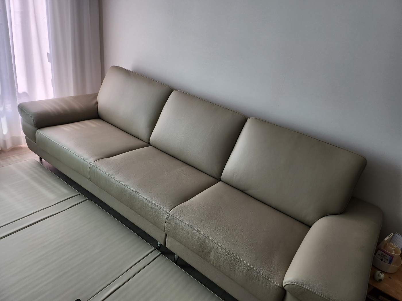 Sofa NOUVELLE – Sofa Băng 3.5 Chỗ Hiện Đại Bọc Da Sang Trọng 