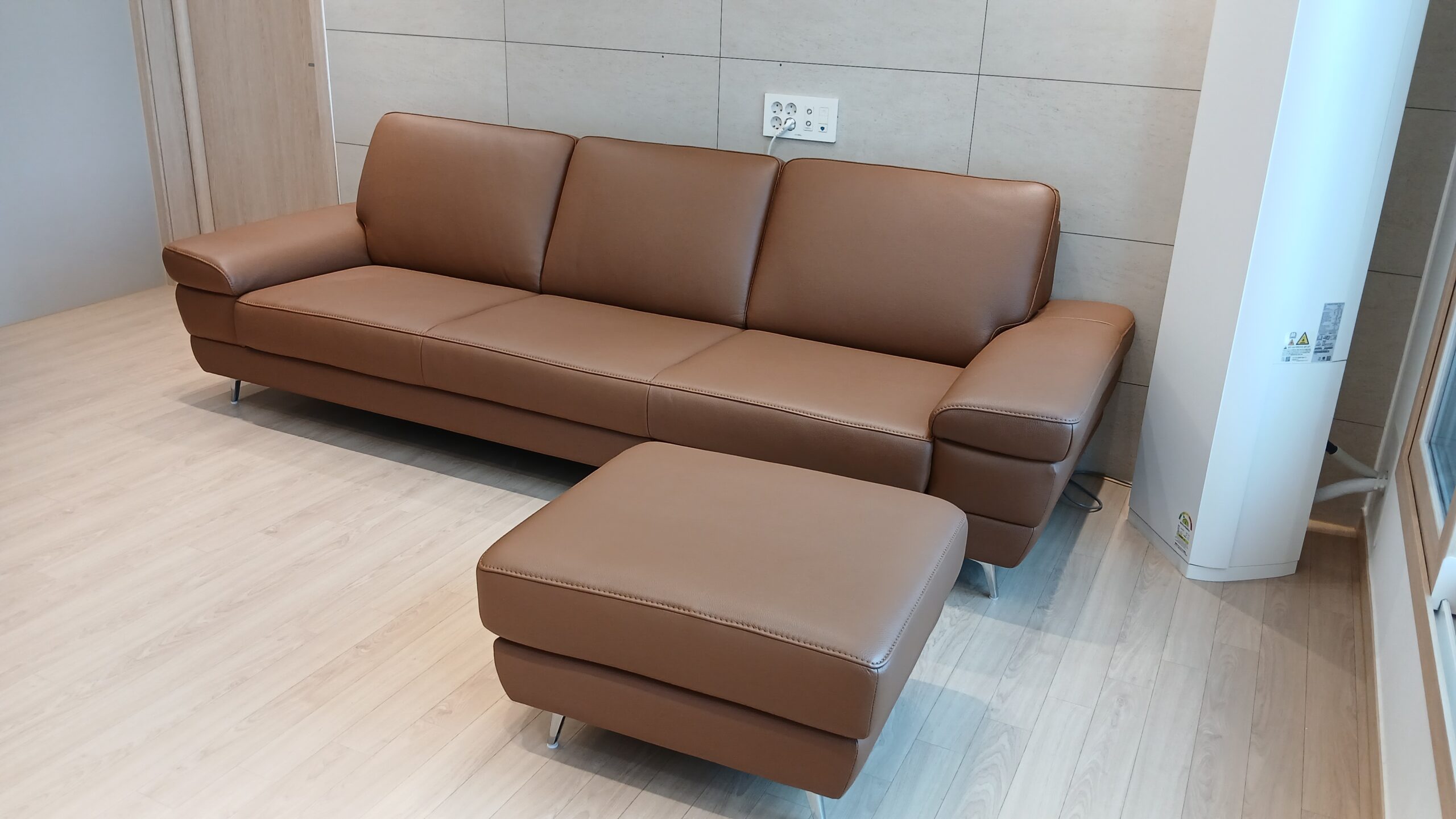 Sofa NOUVELLE – Sofa Băng 3.5 Chỗ Hiện Đại Bọc Da Sang Trọng 