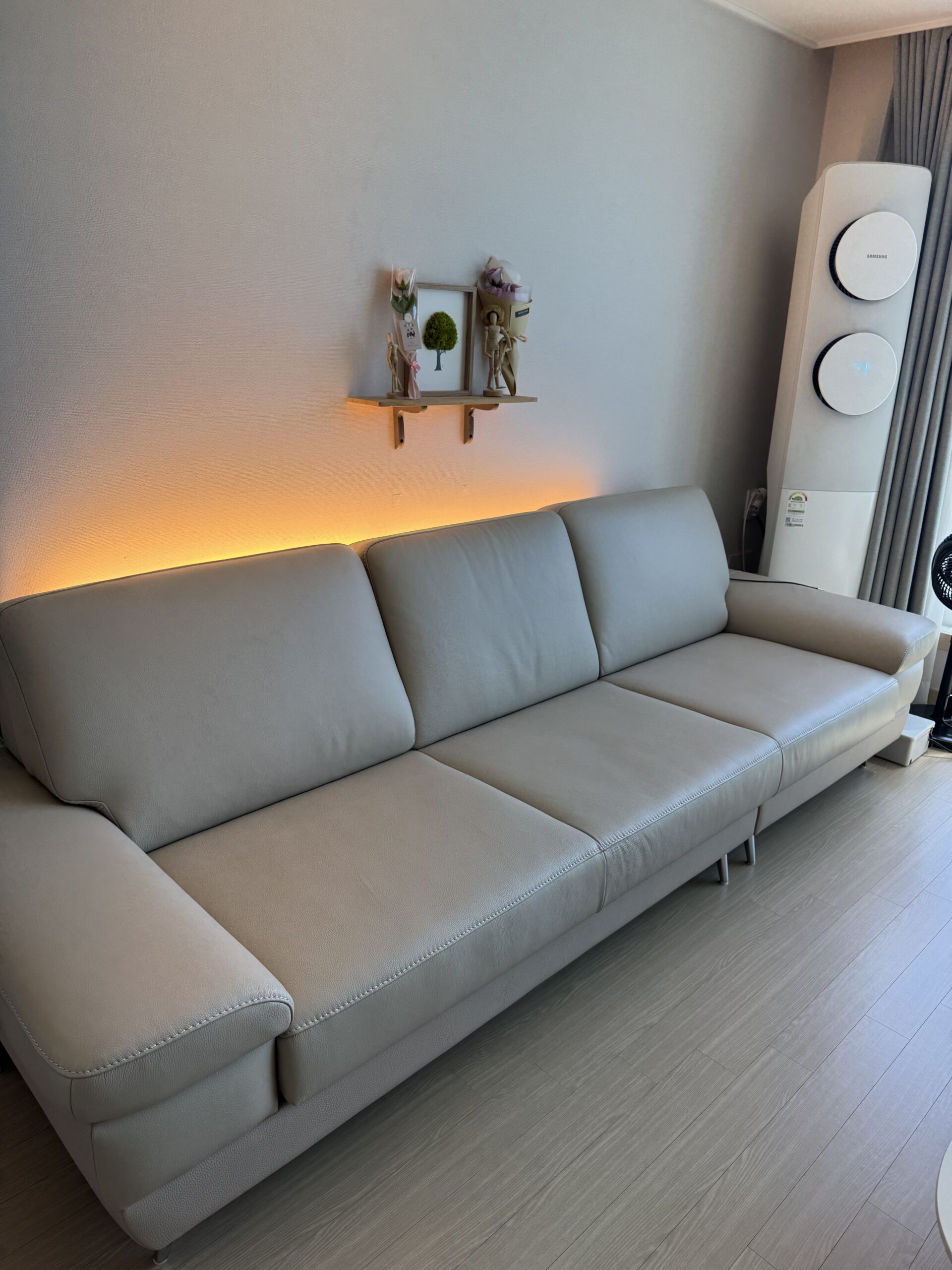 Sofa NOUVELLE – Sofa Băng 3.5 Chỗ Hiện Đại Bọc Da Sang Trọng 