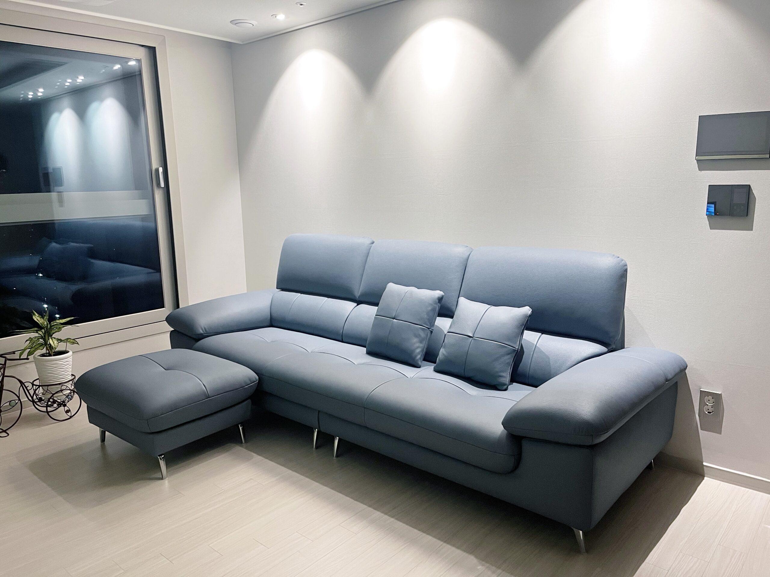 Sofa RELIA – Sofa Da Hiện Đại Dáng Băng Thiết Kế Nghỉ Ngơi Thư Thái