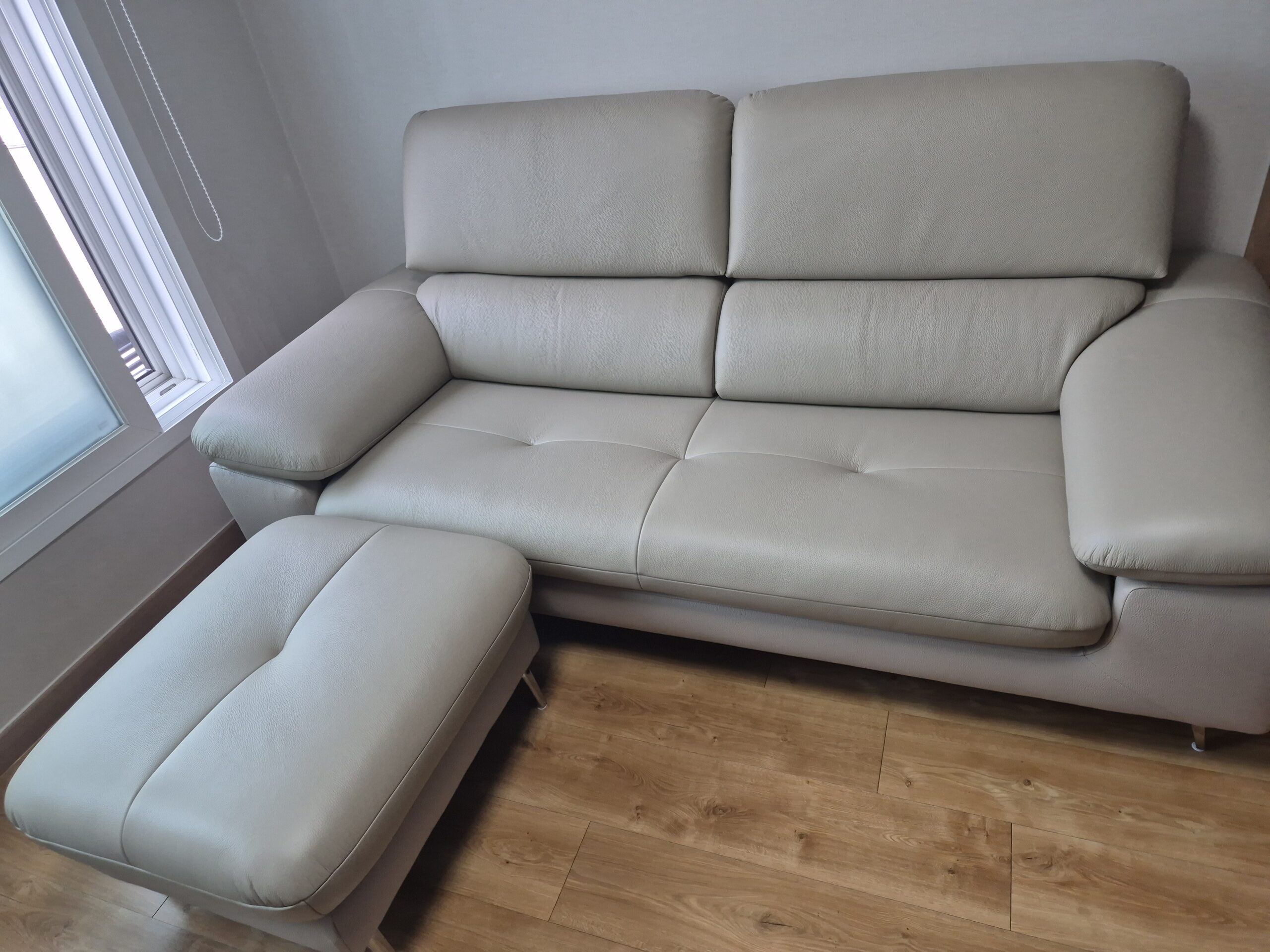 Sofa RUHAVEN - Sofa Băng 3.5 Chỗ Êm Ái Cho Gia Đình
