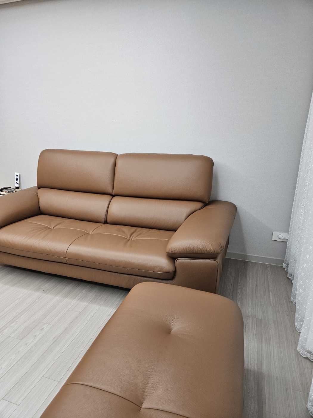 Sofa RUHAVEN - Sofa Băng 3.5 Chỗ Êm Ái Cho Gia Đình