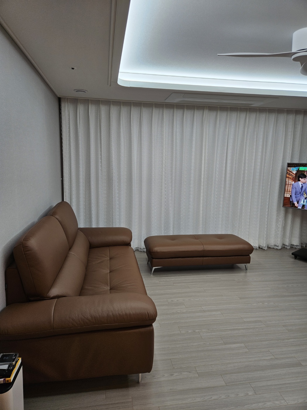 Sofa RUHAVEN - Sofa Băng 3.5 Chỗ Êm Ái Cho Gia Đình