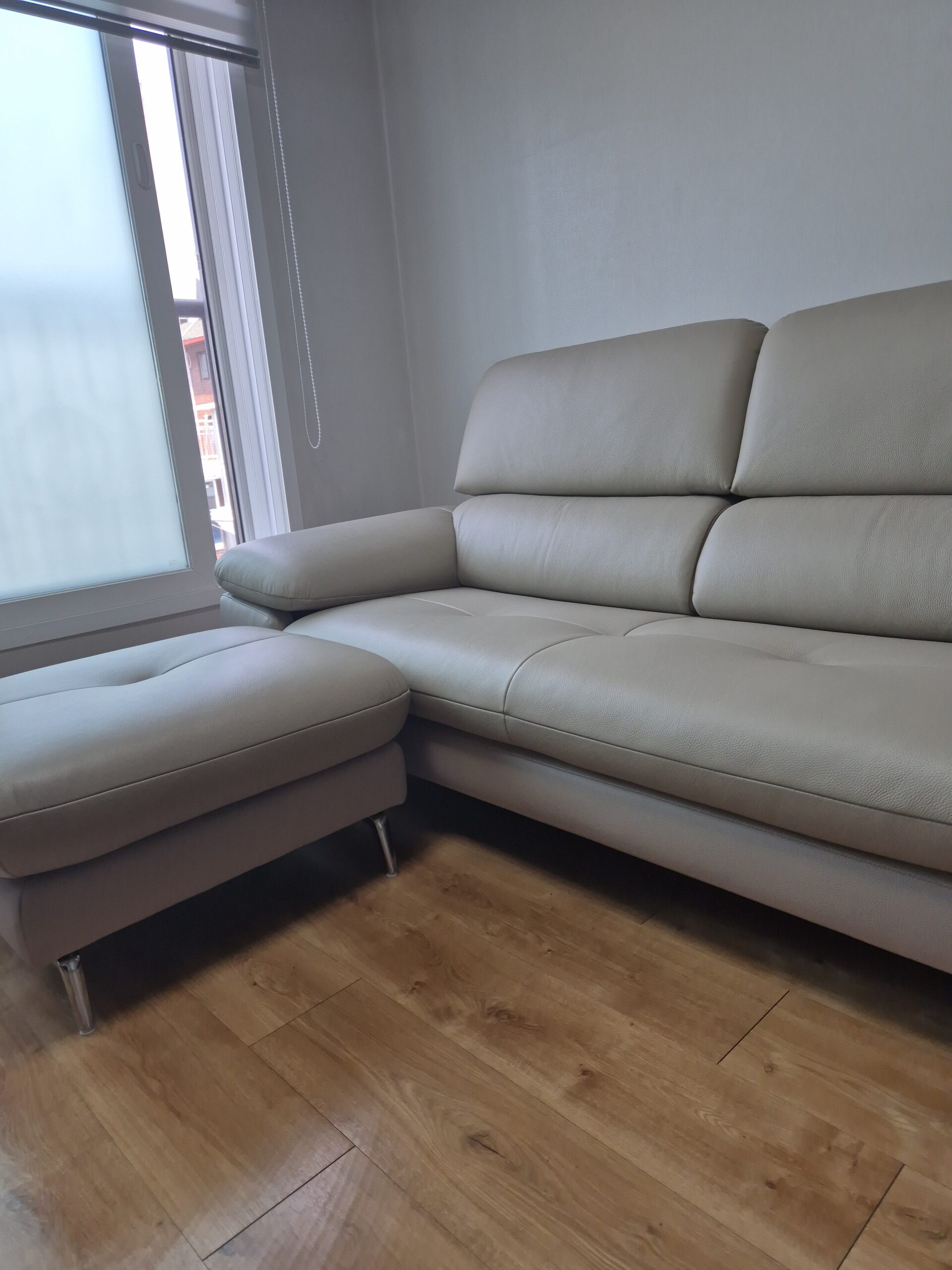 Sofa RUHAVEN - Sofa Băng 3.5 Chỗ Êm Ái Cho Gia Đình