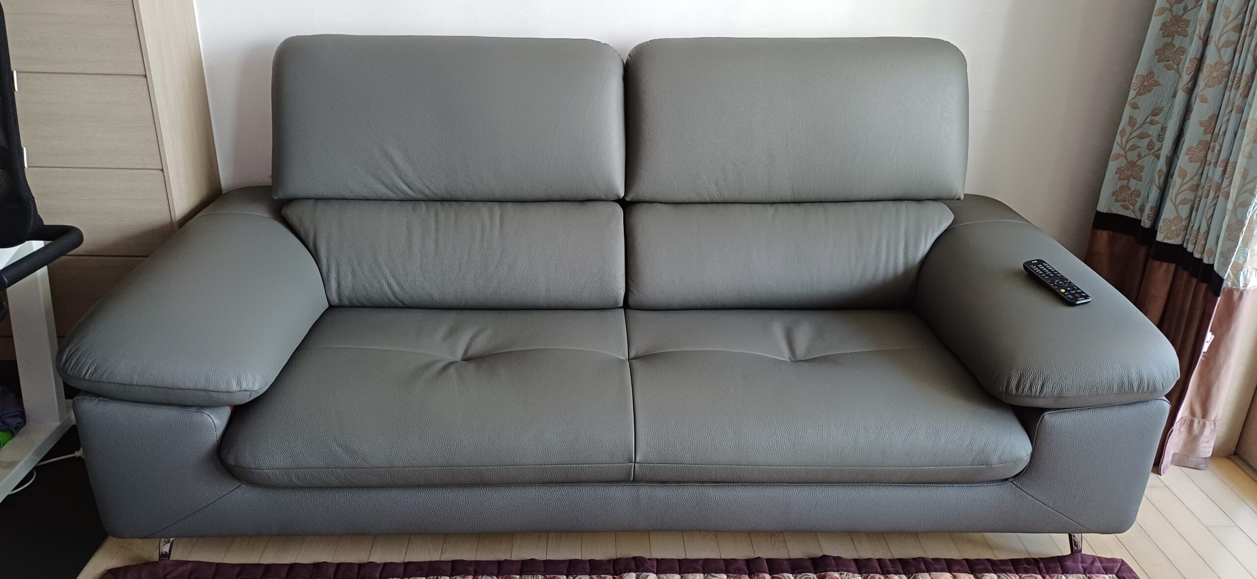 Sofa RUHAVEN - Sofa Băng 3.5 Chỗ Êm Ái Cho Gia Đình