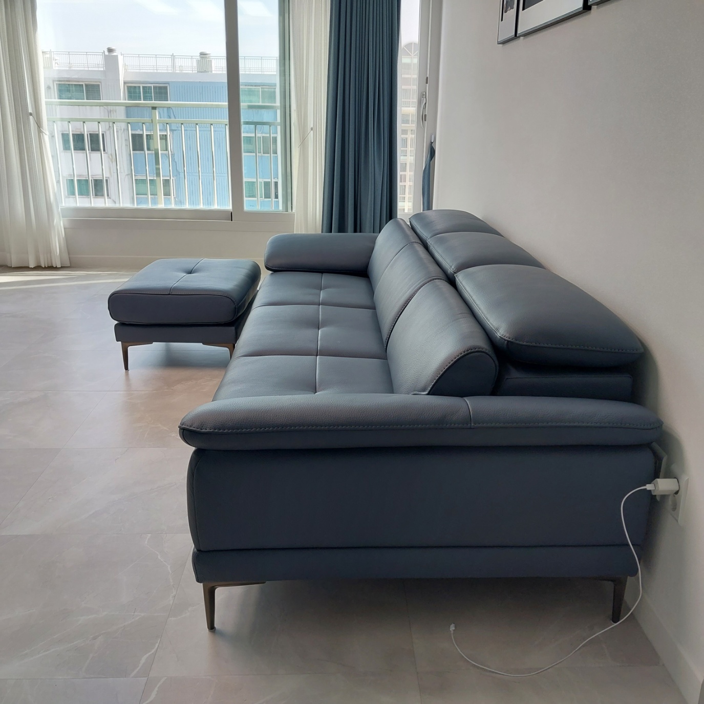 Sofa SELECTA - Sofa Da Cao Cấp Hiện Đại Có Tựa Đầu Điều Chỉnh Thông Minh