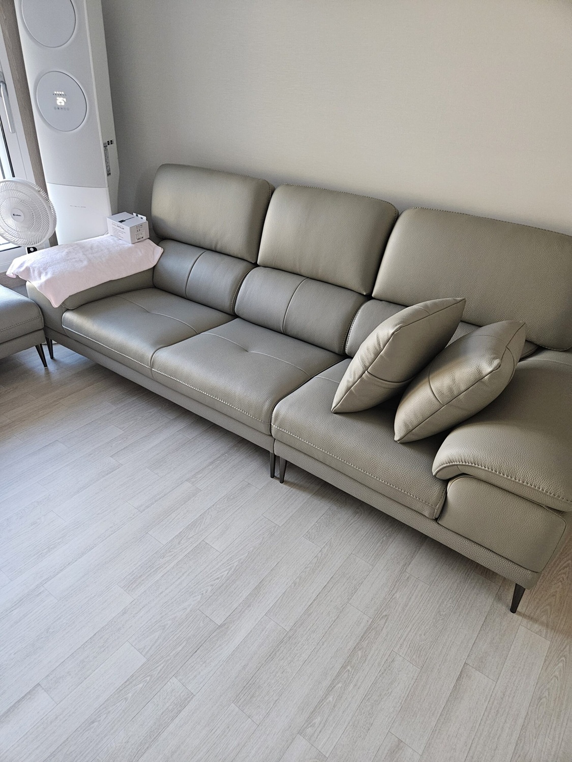 Sofa SPACIOUS - Sofa Băng Bọc Da Cao Cấp Giúp Thư Giãn Trọn Vẹn