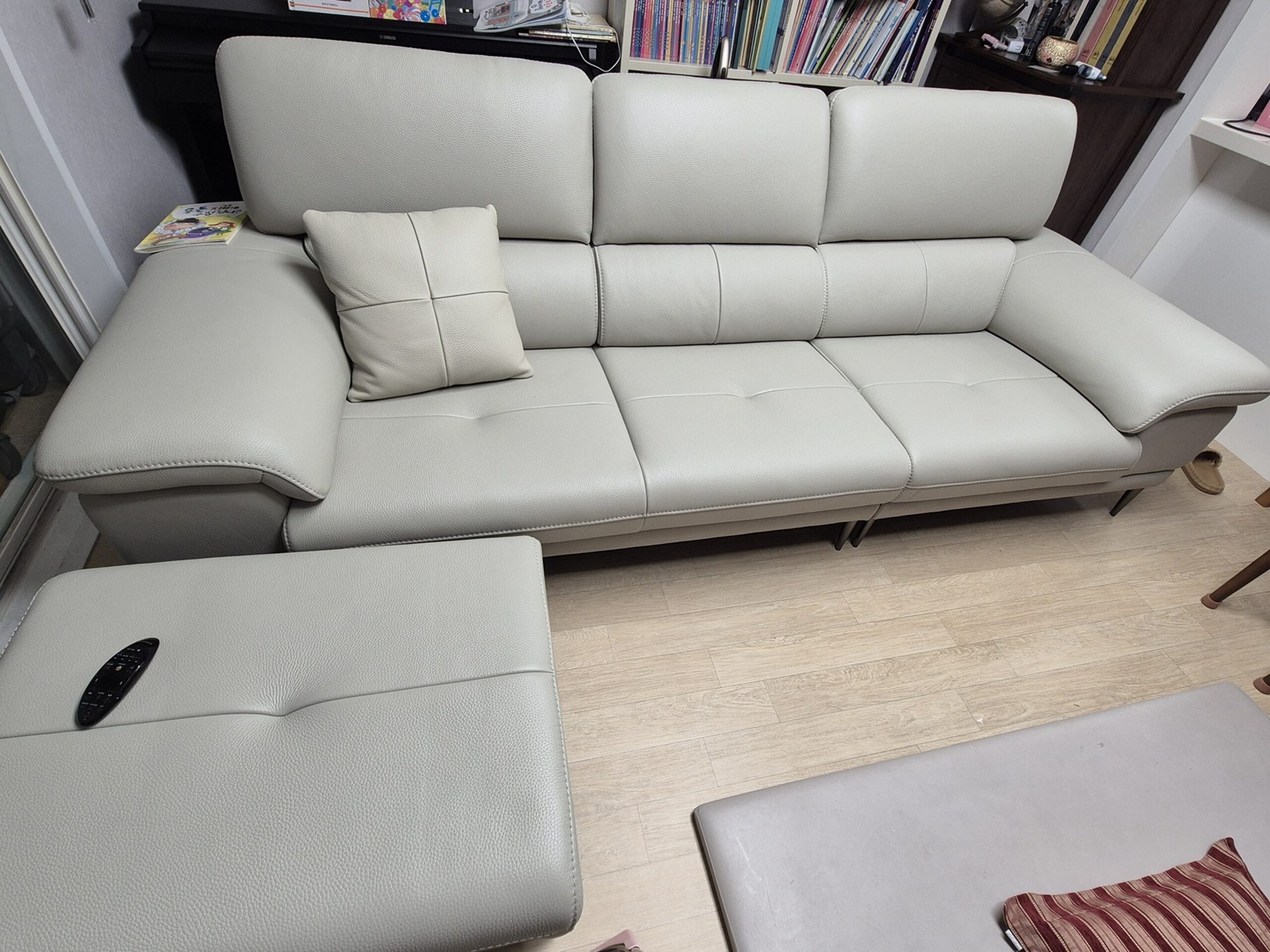 Sofa SPACIOUS - Sofa Băng Bọc Da Cao Cấp Giúp Thư Giãn Trọn Vẹn
