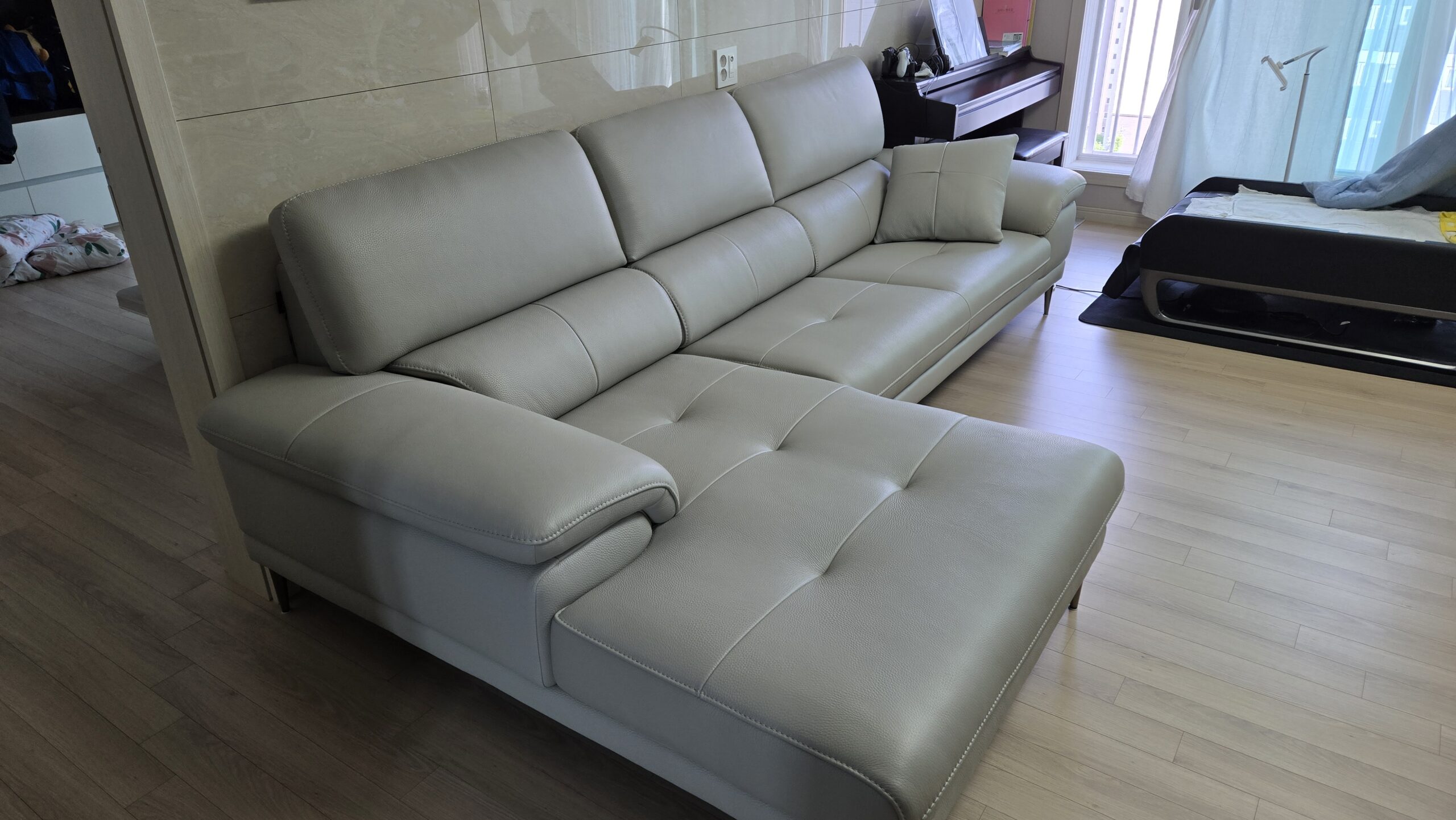 Sofa SPRAWL - Sofa Góc Hiện Đại Cho Không Gian Thư Giãn Hoàn Hảo