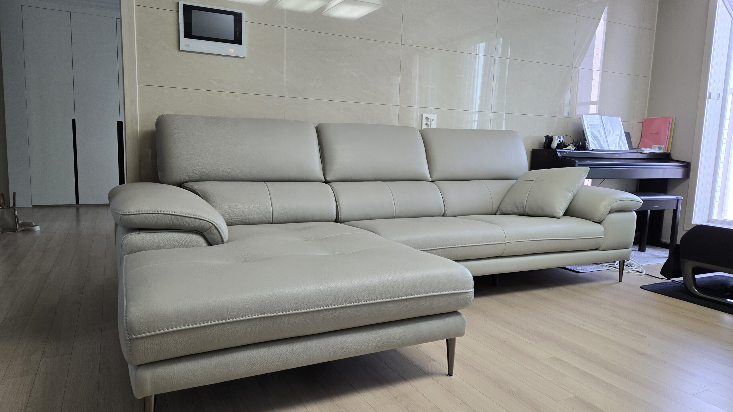 Sofa SPRAWL - Sofa Góc Hiện Đại Cho Không Gian Thư Giãn Hoàn Hảo