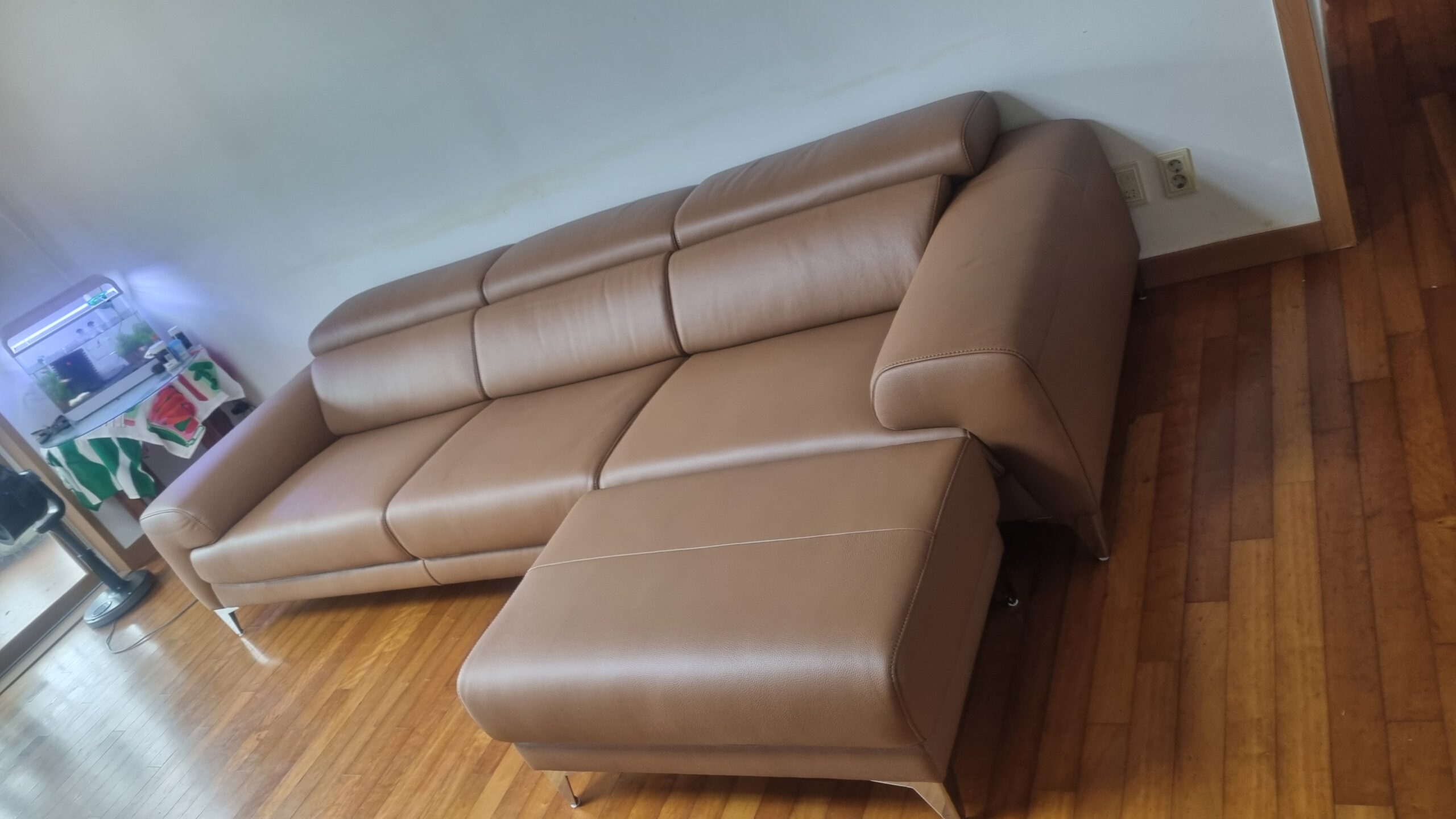 Sofa TRUENORTH - Sofa Băng Bọc Da Thiết Kế Mạnh Mẽ Có Tựa Đầu Linh Hoạt