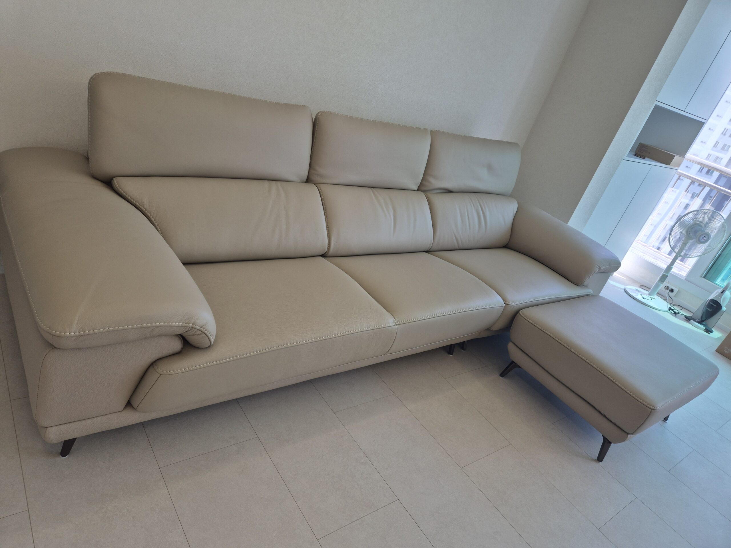 Sofa URBANIX - Sofa Da Dáng Văng Có Tựa Đầu Thông Minh