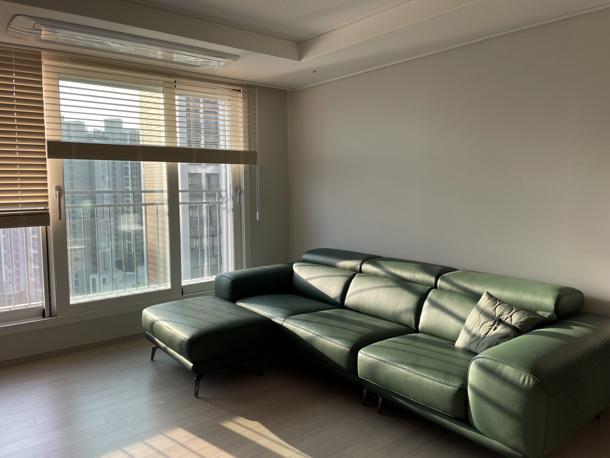 Sofa VERMONT - Sofa Băng Ấm Áp Thư Giãn Với Tựa Đầu Thông Minh