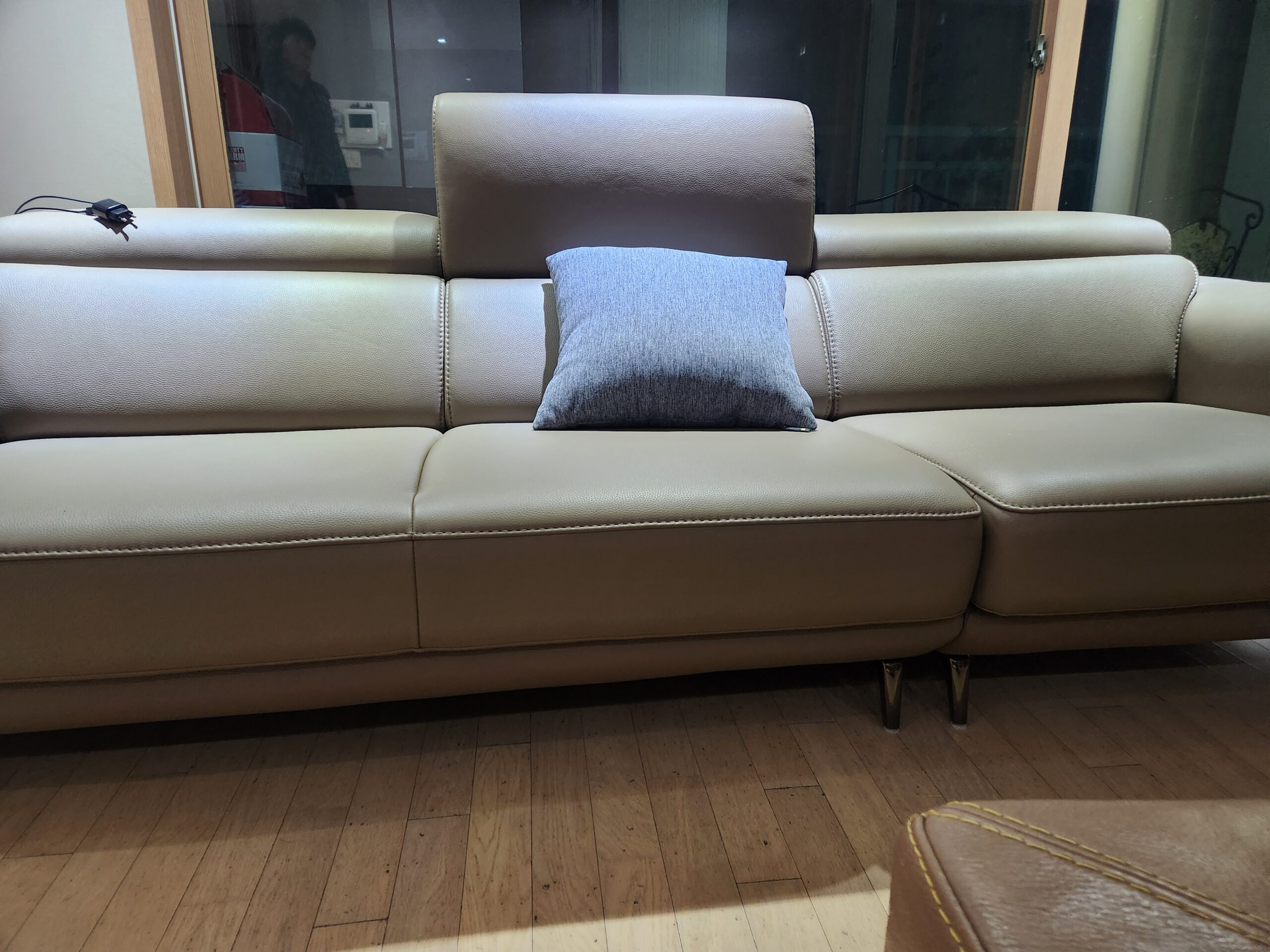 Sofa VERMONT - Sofa Băng Ấm Áp Thư Giãn Với Tựa Đầu Thông Minh