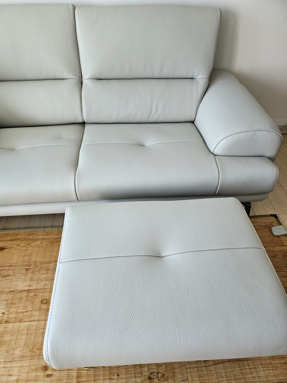 Sofa WARMIA – Sofa Da Cao Cấp Thiết kế Hiện Đại Tinh Tế Cho Phòng Khách Sang Trọng
