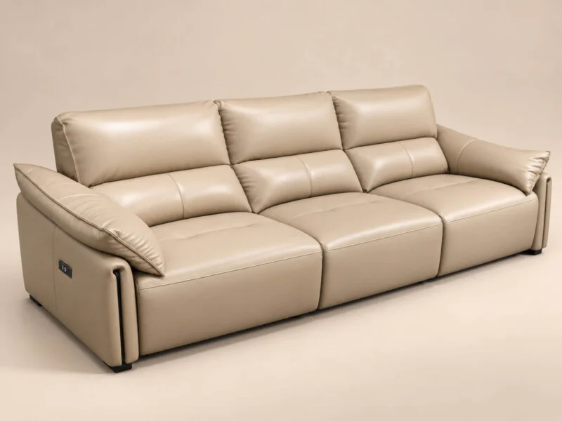 Ghế sofa băng ba COCOON màu be nhạt, chụp từ góc nghiêng, cho thấy toàn bộ chiều dài của ghế. Thiết kế hiện đại với các đệ…