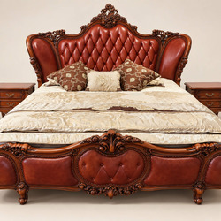 Giường ngủ ROSABELLA 2m2 tân cổ điển chụp cận cảnh từ góc thấp, làm nổi bật các chi tiết chạm khắc tinh xảo trên khung gỗ…