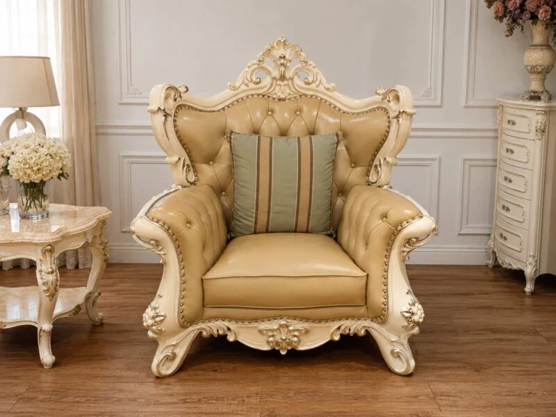 Sofa đơn Royal Crown SB982H chụp chính diện, nổi bật với kiểu dáng tân cổ điển quý tộc. Khung gỗ Sồi tự nhiên chạm khắc ho…