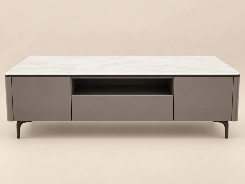 Bàn trà MONZA BT2515 được chụp chính diện trên nền studio màu be đơn sắc. Bàn có mặt đá thạch anh trắng vân, thân bàn màu…