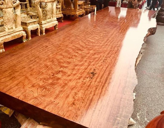 Hồi kết cuộc chiến giữa gỗ cẩm, gỗ hương và gỗ trắc 12 Có Những Vật Dụng Bằng Gỗ Cây Cẩm Trong Căn Nhà Sẽ Mang Lại Điều May Mắn