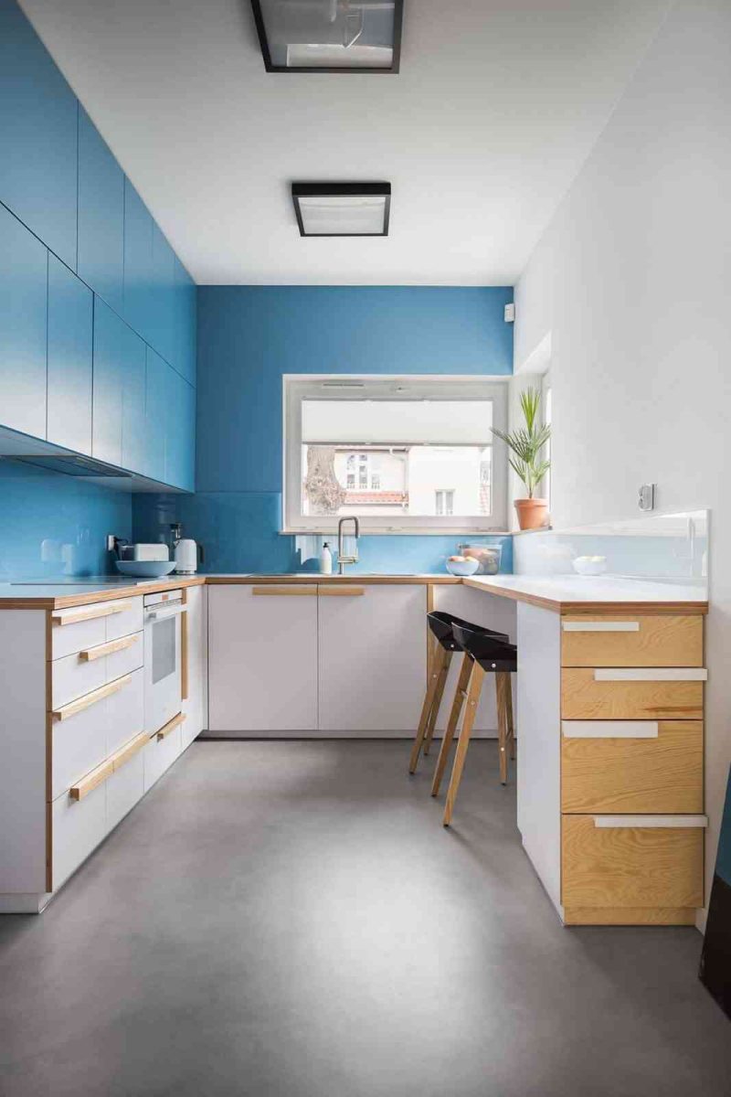 50 nhà bếp hình chữ U độc đáo và sang trọng 50 nhà bếp hình chữ U độc đáo và sang trọng - showroom noi that nhap khau u shaped blue kitchen 800x1200