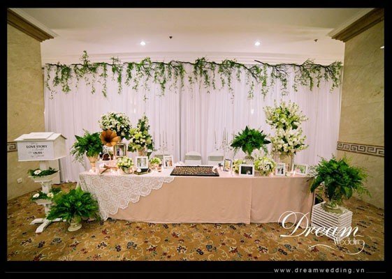 Cách trang trí bàn tiệc, bàn decor đám cưới đẹp lung linh, sang trọng 28 Cách Trang Trí Bàn Tiệc