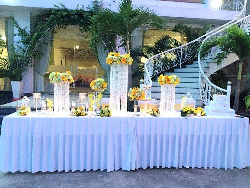 Cách trang trí bàn tiệc, bàn decor đám cưới đẹp lung linh, sang trọng 19 Bàn Decor Đám Cưới Bắt Mắt